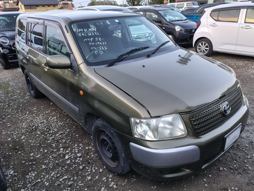 Toyota Succeed Van