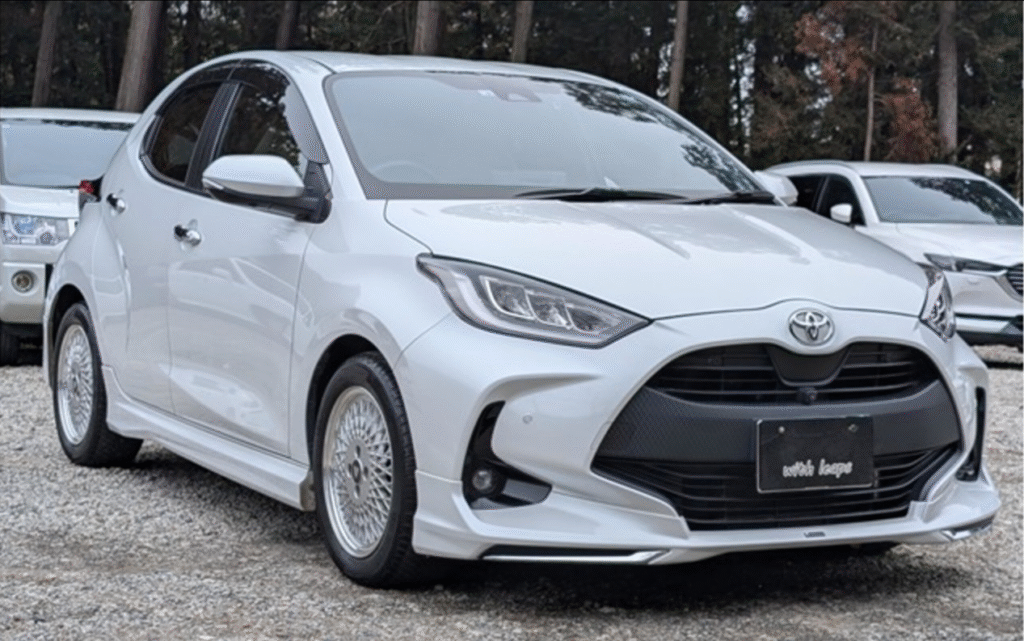 Toyota Yaris 1.5 G 1 Owner Seat Covers Dashcam Warranty Included (White Pearl)
