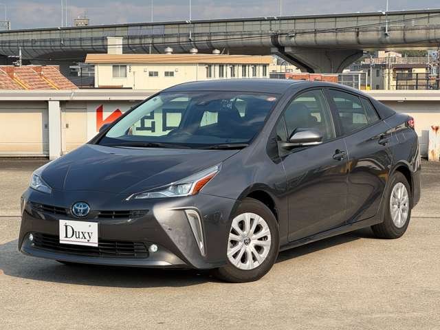 Toyota Prius 1.8 S Safety Plus II Genuine 9-inch navigation TV all around (Gray metallic)