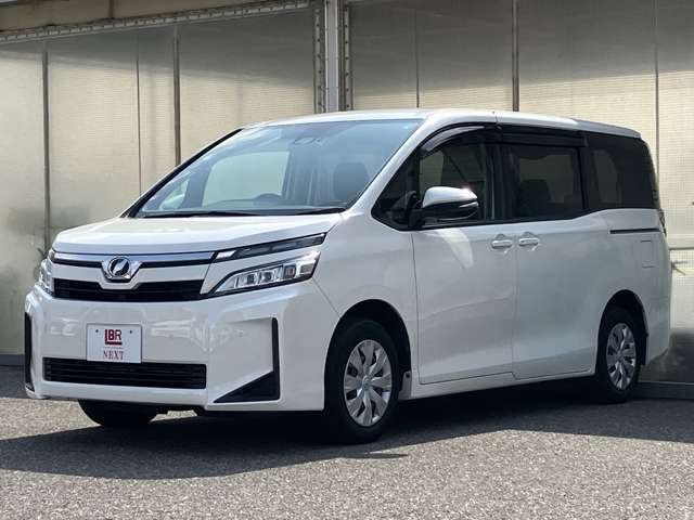 Toyota Voxy 2.0 X One-side power slide Flip down LED head (White Pearl Crystal Shine)