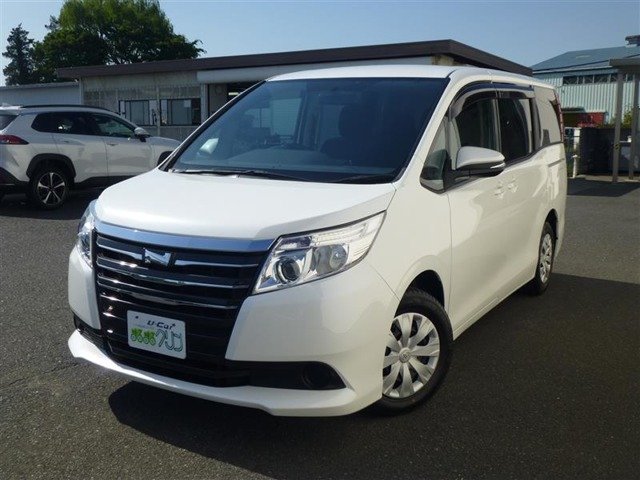 Toyota Noah 2.0 X with navigation, full-segment TV and rear monitor (pearl mica)