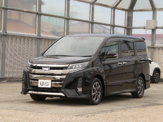 Toyota Noah 2.0 Si WxB 9-inch navigation system, rear seat monitor, front and rear dashcams (black)