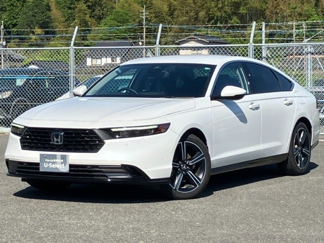 Honda Accord 2.0 Google 12.3-inch navigation/multi-view/3-camera (Platinum White Pearl)