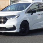 Honda Odyssey 2.0 e:HEV Absolute EX Black Edition 8YC40P3 Audio-less Power Sliding on both sides (Platinum White Pearl)