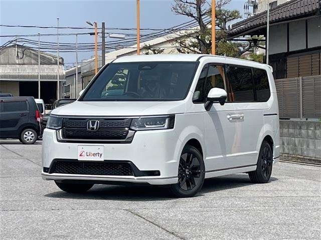 Honda Stepwagon 1.5 Spada, registered, unused, collision mitigation B, electronic parking (Platinum White Pearl)
